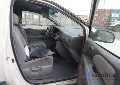 1999 Toyota Sienna Le z USA, uszkodzony, nr VIN 4T3ZF13C9XU138059